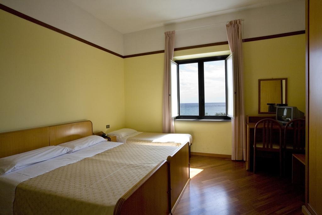 Hotel Vittoria Sapri Phòng bức ảnh